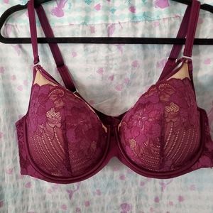**BRAND NEW NEVER WORN** BRA